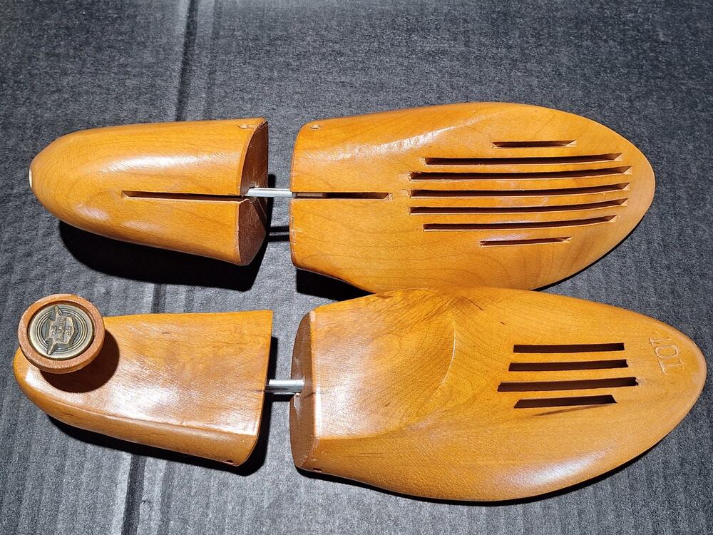 Vintage Florsheim 10D Solid Wood Shoe Trees Stretchers Metal Spring Crest Pair